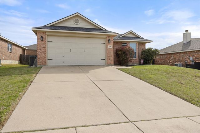 7105 Crenshaw Drive, Benbrook, TX 76126