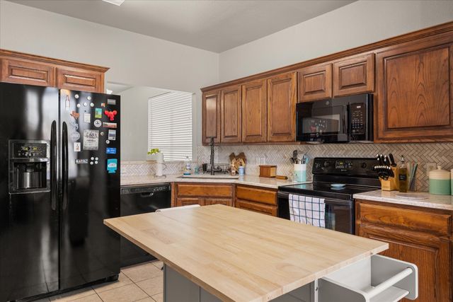 7105 Crenshaw Drive, Benbrook, TX 76126