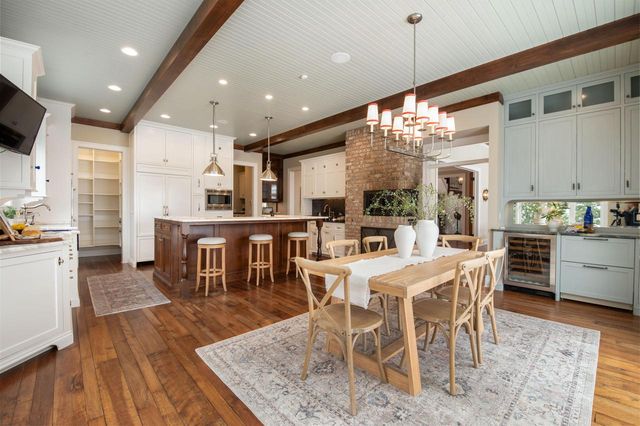 N30W28853 Lakeside DRIVE, Pewaukee, WI 53072