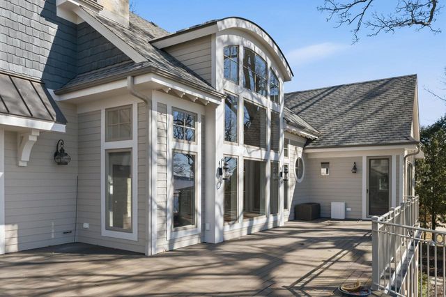 N30W28853 Lakeside DRIVE, Pewaukee, WI 53072