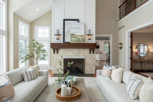 N30W28853 Lakeside DRIVE, Pewaukee, WI 53072