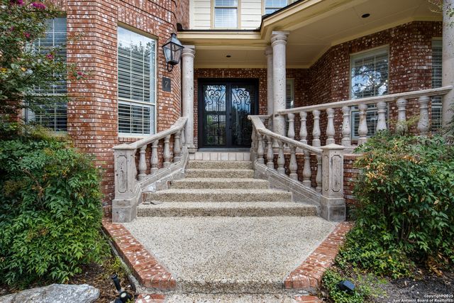 7 Vineyard Dr, San Antonio, TX 78257