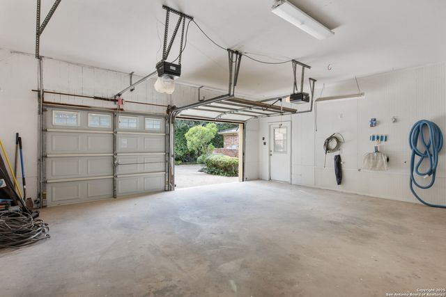 7 Vineyard Dr, San Antonio, TX 78257