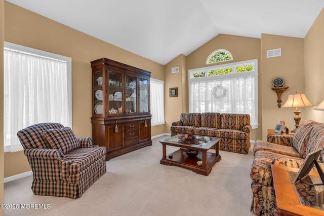 41 Rochford Drive, Manchester, NJ 08759