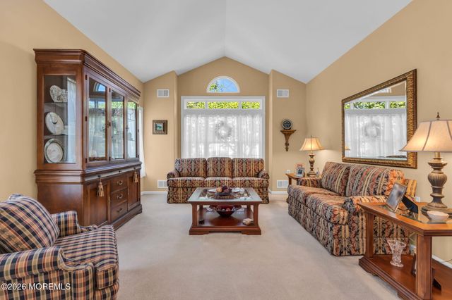 41 Rochford Drive, Manchester, NJ 08759