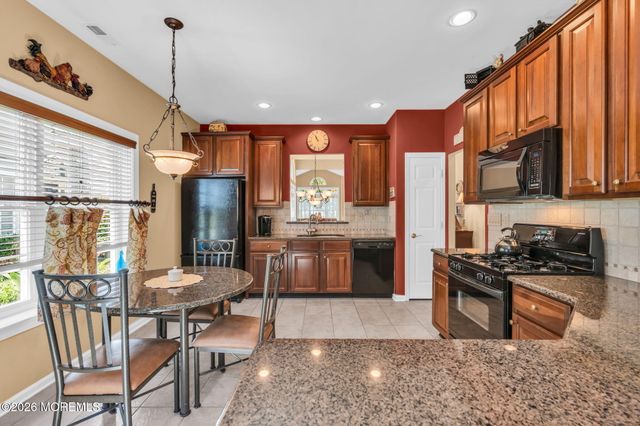 41 Rochford Drive, Manchester, NJ 08759
