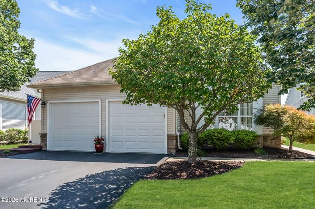 41 Rochford Drive, Manchester, NJ 08759
