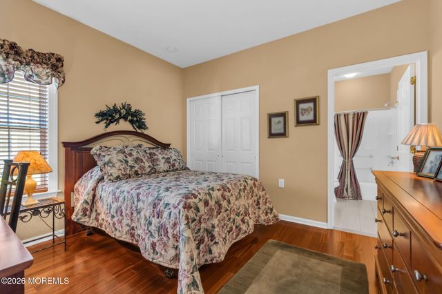 41 Rochford Drive, Manchester, NJ 08759