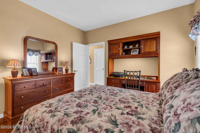 41 Rochford Drive, Manchester, NJ 08759