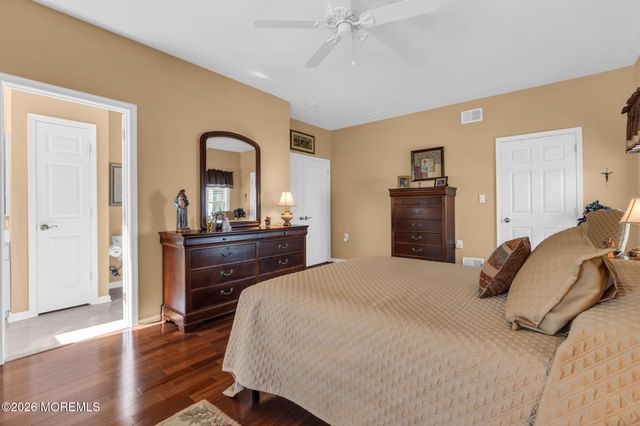 41 Rochford Drive, Manchester, NJ 08759