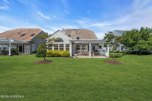 41 Rochford Drive, Manchester, NJ 08759