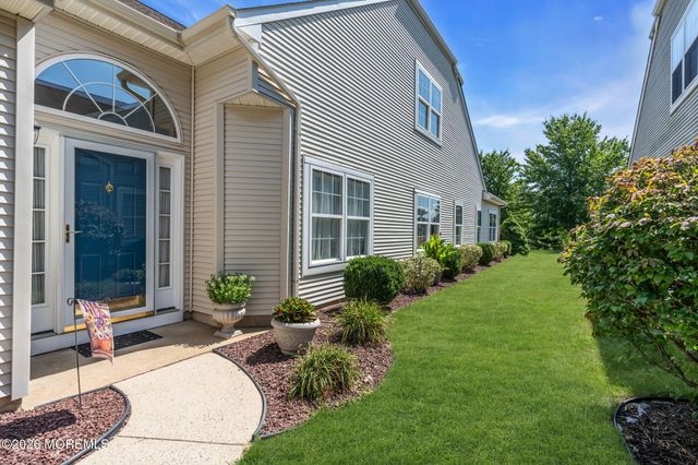 41 Rochford Drive, Manchester, NJ 08759