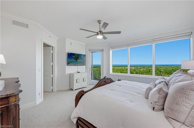 275 Indies WAY 605, Naples, FL 34110