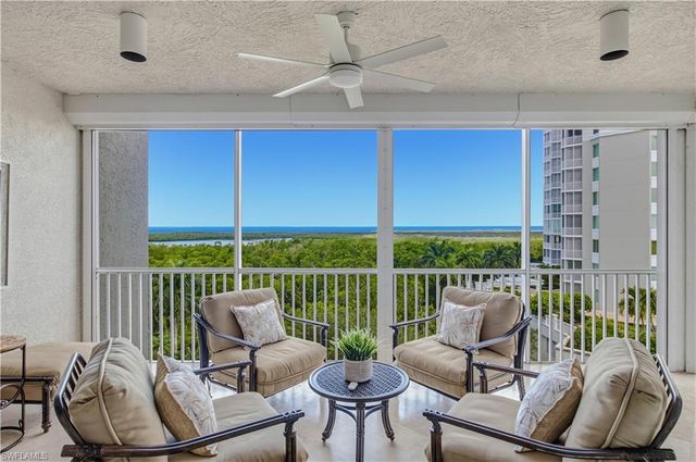 275 Indies WAY 605, Naples, FL 34110