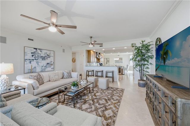275 Indies WAY 605, Naples, FL 34110