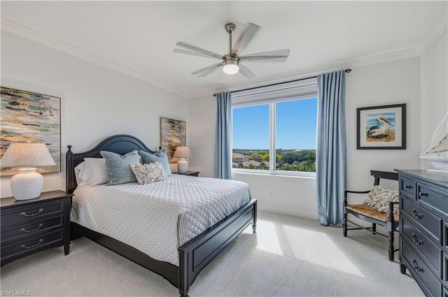 275 Indies WAY 605, Naples, FL 34110