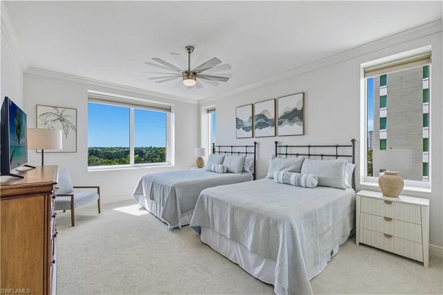 275 Indies WAY 605, Naples, FL 34110