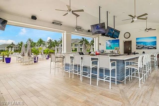 275 Indies WAY 605, Naples, FL 34110