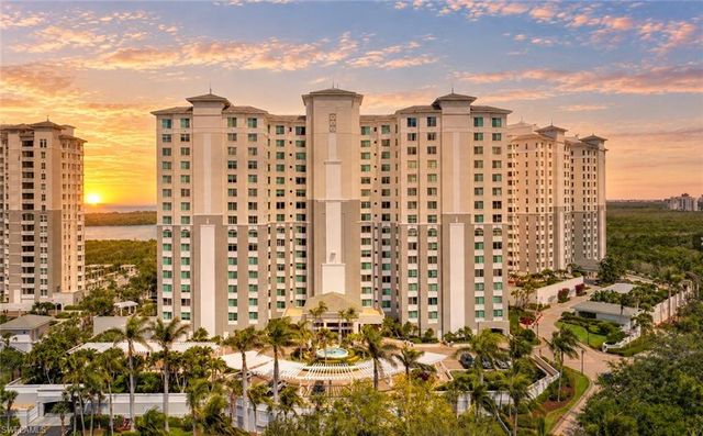 275 Indies WAY 605, Naples, FL 34110