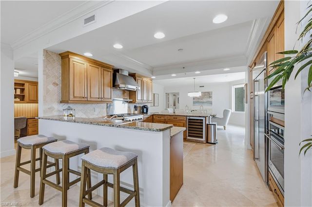 275 Indies WAY 605, Naples, FL 34110