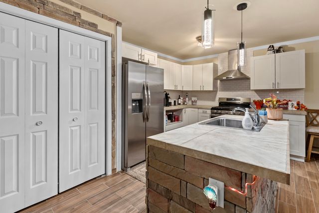 426 S Liberty Street, Hobart, IN 46342