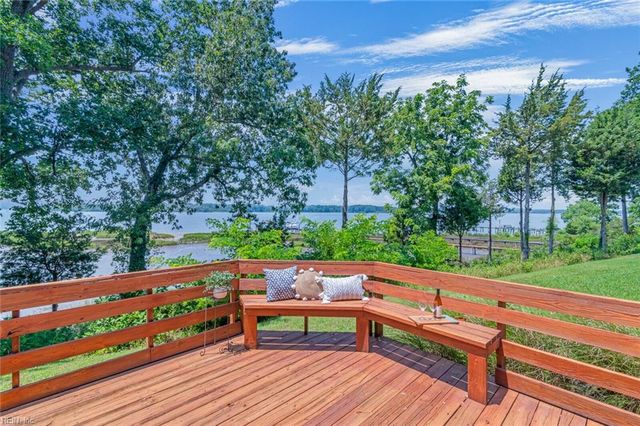 1 Island View DR, Newport News, VA 23602