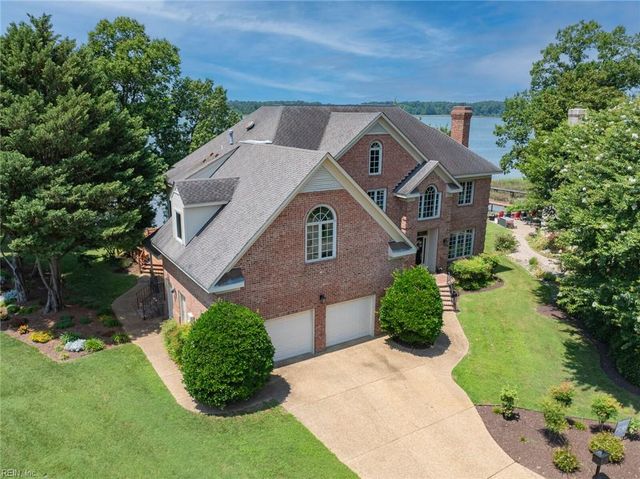 1 Island View DR, Newport News, VA 23602