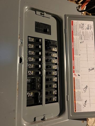 48 Lake St, Webster, MA 01570