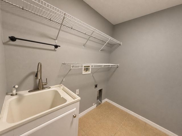 895 HACIENDA CIRCLE, Kissimmee, FL 34741