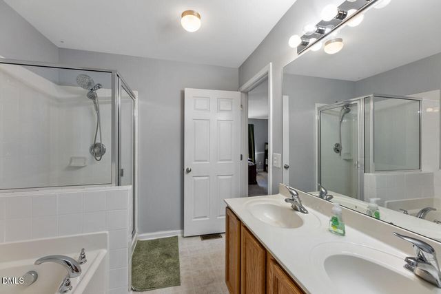 401 Scripps Lane 104, Raleigh, NC 27610