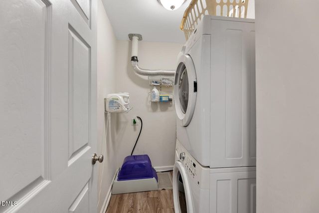 401 Scripps Lane 104, Raleigh, NC 27610