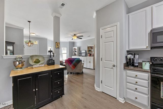 401 Scripps Lane 104, Raleigh, NC 27610