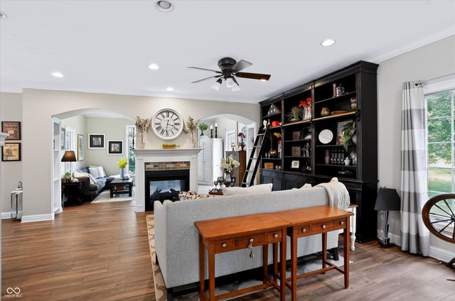 7441 Oakland Hills Drive, Indianapolis, IN 46236