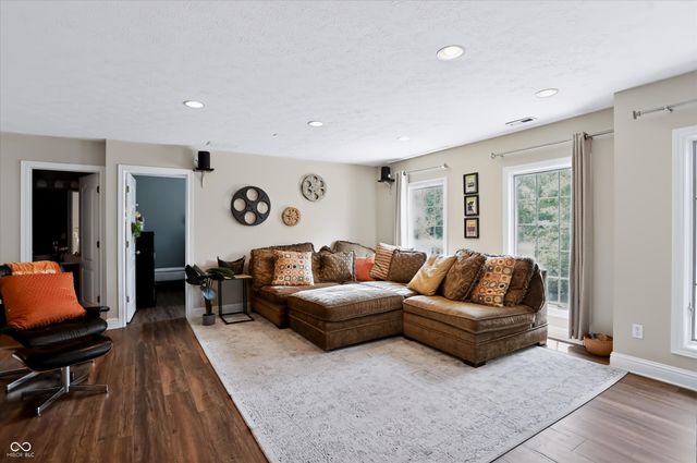 7441 Oakland Hills Drive, Indianapolis, IN 46236