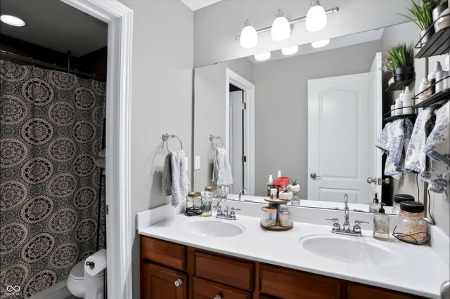 7441 Oakland Hills Drive, Indianapolis, IN 46236