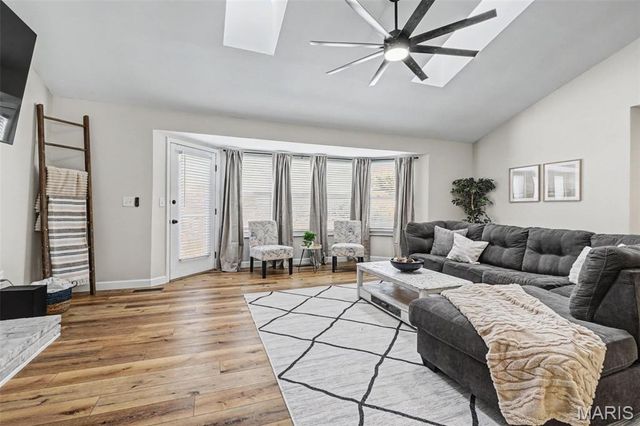 33 Carriage Way W, St Peters, MO 63376