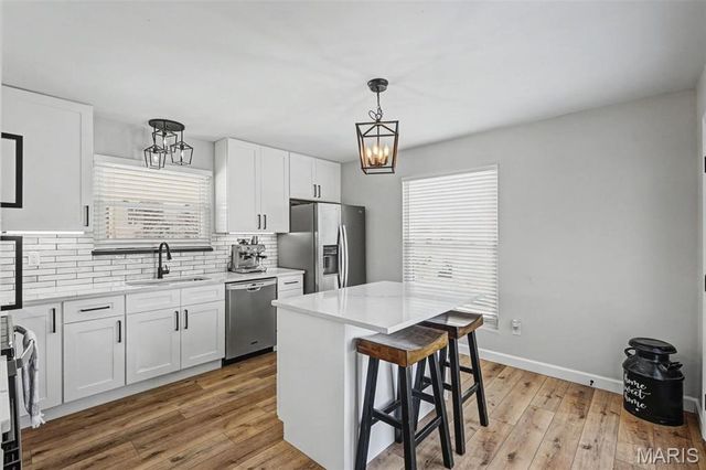 33 Carriage Way W, St Peters, MO 63376