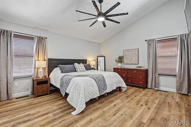 33 Carriage Way W, St Peters, MO 63376