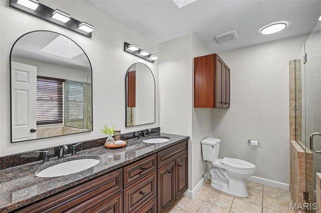 33 Carriage Way W, St Peters, MO 63376