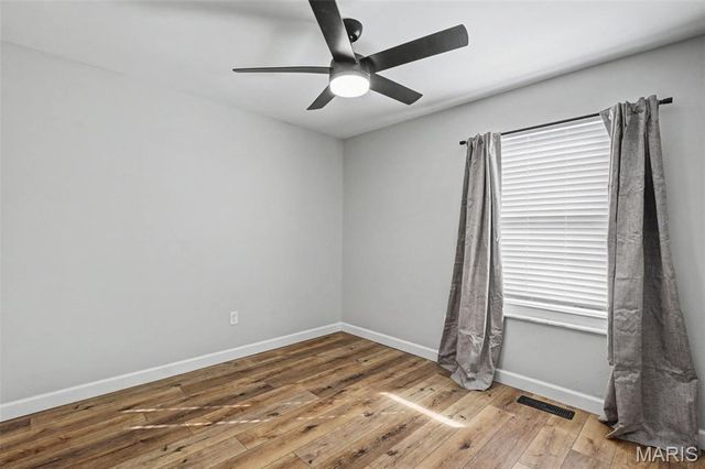 33 Carriage Way W, St Peters, MO 63376