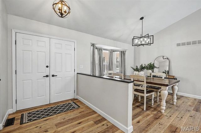 33 Carriage Way W, St Peters, MO 63376