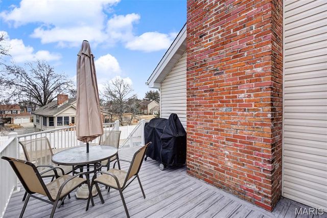 33 Carriage Way W, St Peters, MO 63376