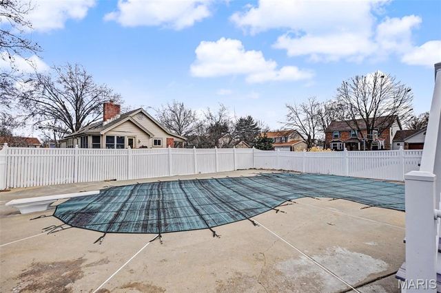 33 Carriage Way W, St Peters, MO 63376