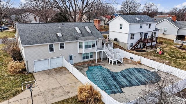 33 Carriage Way W, St Peters, MO 63376