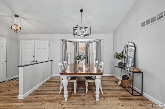 33 Carriage Way W, St Peters, MO 63376