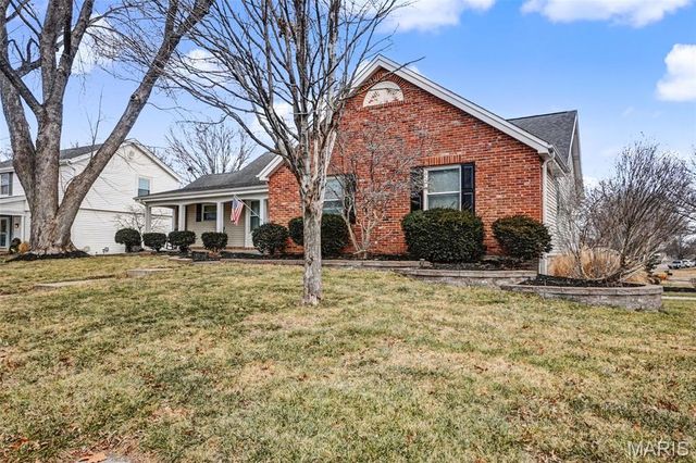 33 Carriage Way W, St Peters, MO 63376