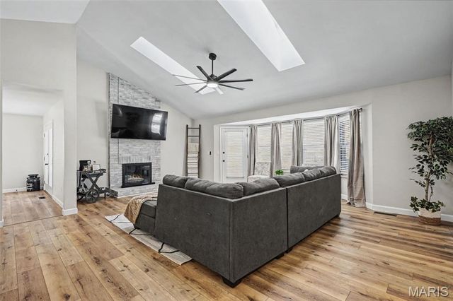 33 Carriage Way W, St Peters, MO 63376