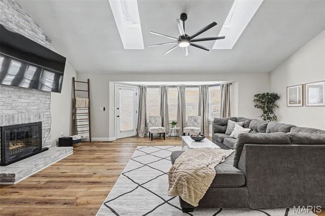 33 Carriage Way W, St Peters, MO 63376