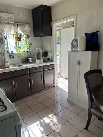 1202 W 90th, Los Angeles, CA 90044