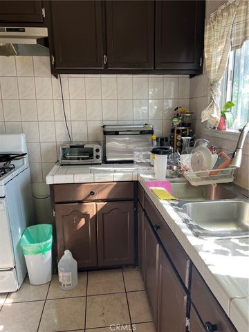 1202 W 90th, Los Angeles, CA 90044
